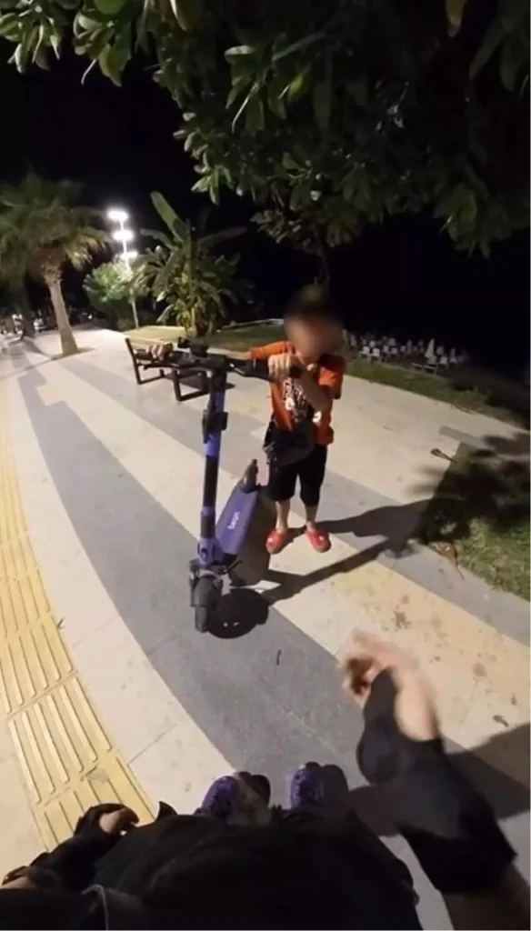 Kayıp Çocuk Patenli Kadın Tarafından Kurtarıldı