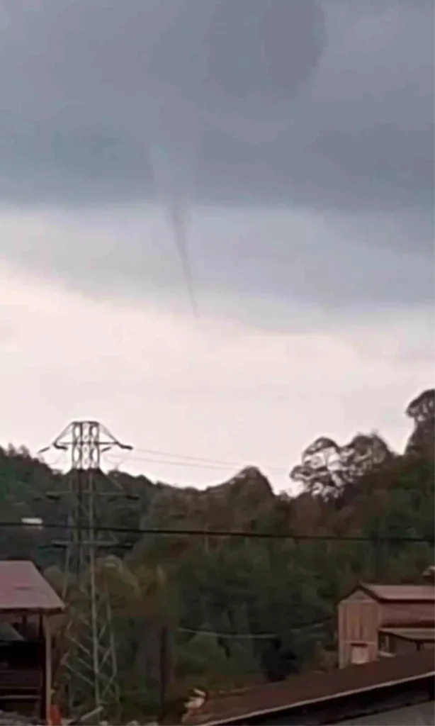 Amasra’da Hortum Korku ve Paniğe Yol Açtı