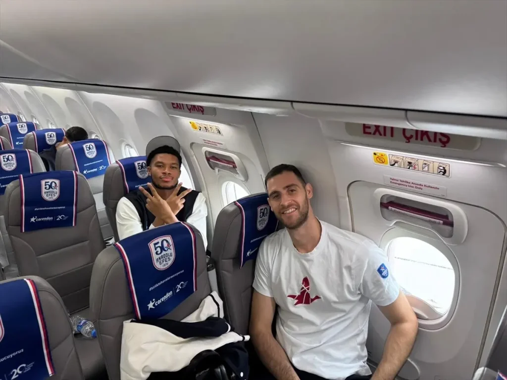 Corendon Airlines Anadolu Efes’in İlk Yolculuğunu Gerçekleştirdi
