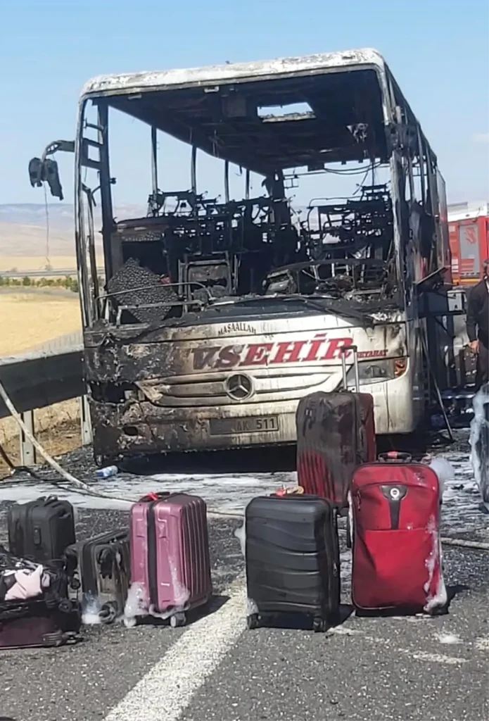 Ankara’da Seyir Halindeki Otobüs Alev Aldı