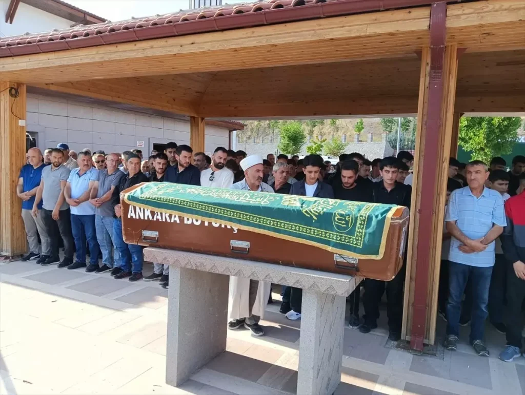 Genç Yaşta Hayatını Kaybeden Fatih Acacı Toprağa Verildi