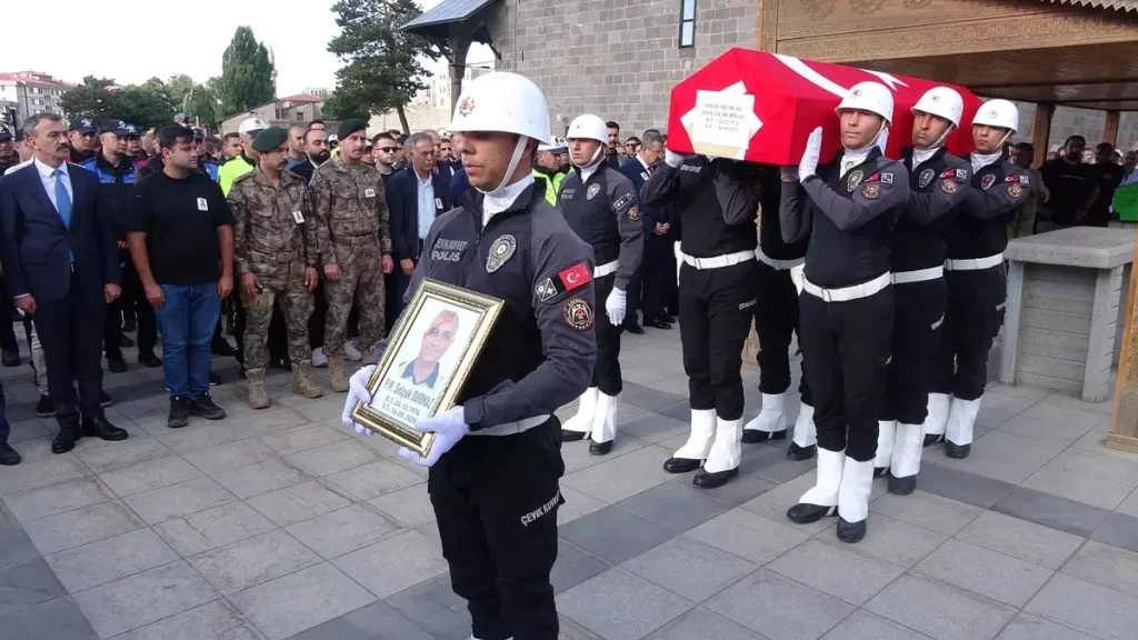 Trafik Polisi Selçuk Durmaz Son Yolculuğuna Uğurlandı