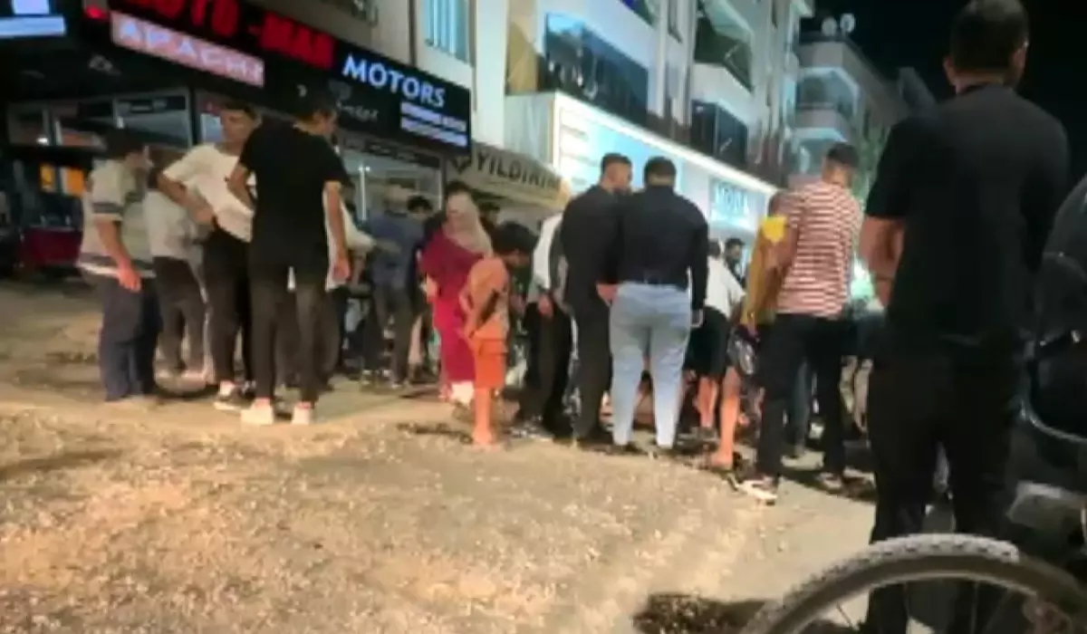 Kaldırımda Husumetli Cinayet: Bir Kişi Bıçaklanarak Öldürüldü