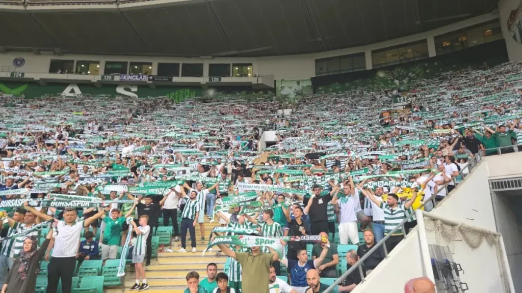 Bursaspor, Arnavutköy Belediyesi’ni 3-1 Yendi