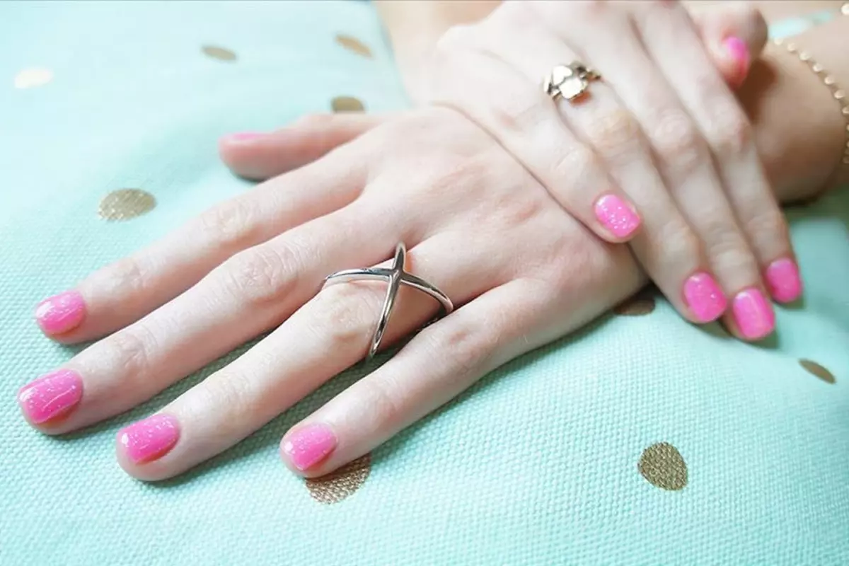 Avrupa Birliği’nden Jel Tırnak Uygulamasına Kimyasal Yasak