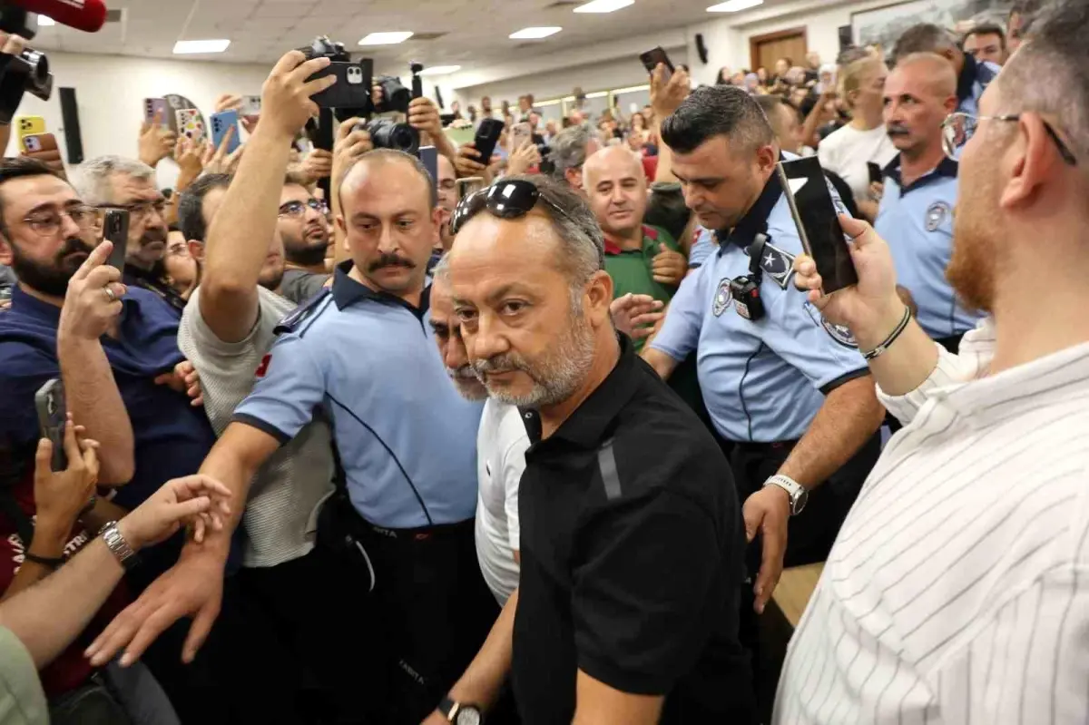 Aydın Büyükşehir Belediyesi Meclis Toplantısı Gerginlik Nedeniyle Ertelendi