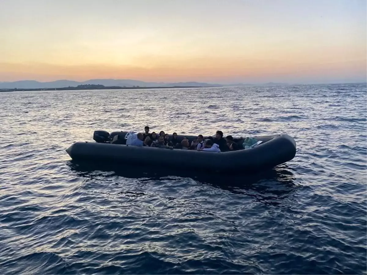 Ege Denizi’nde 20 Düzensiz Göçmen Kurtarıldı
