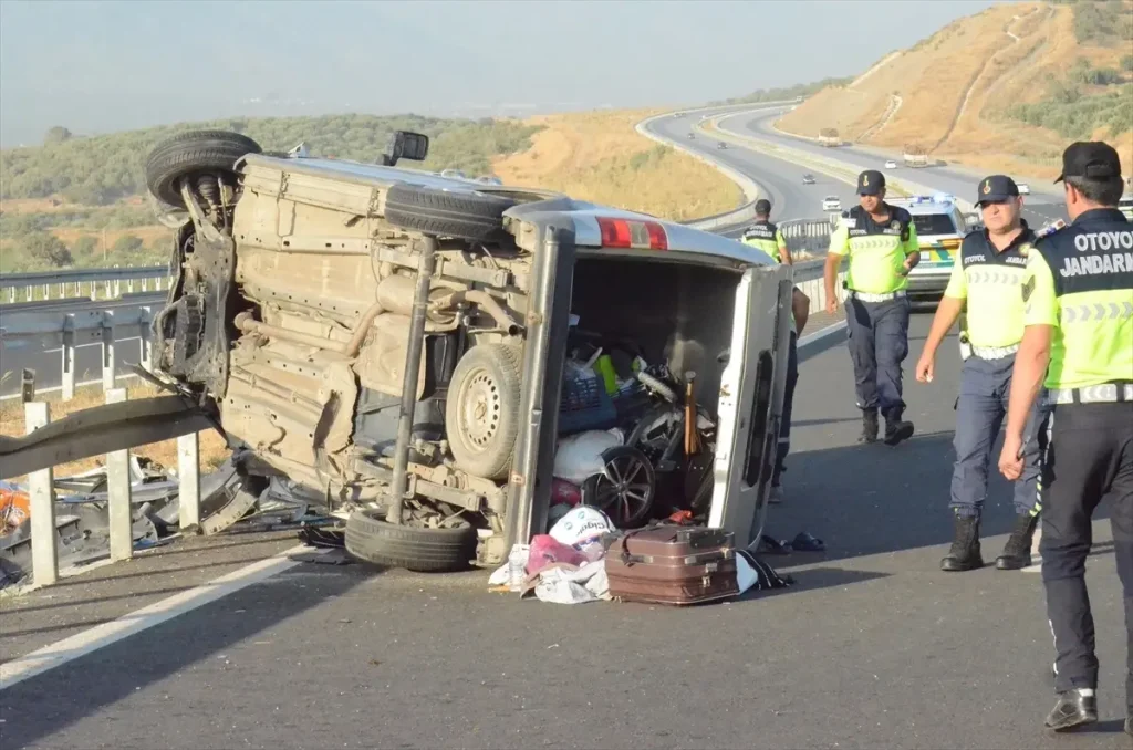 Trafik Kazasında 1 Ölü, 2 Yaralı