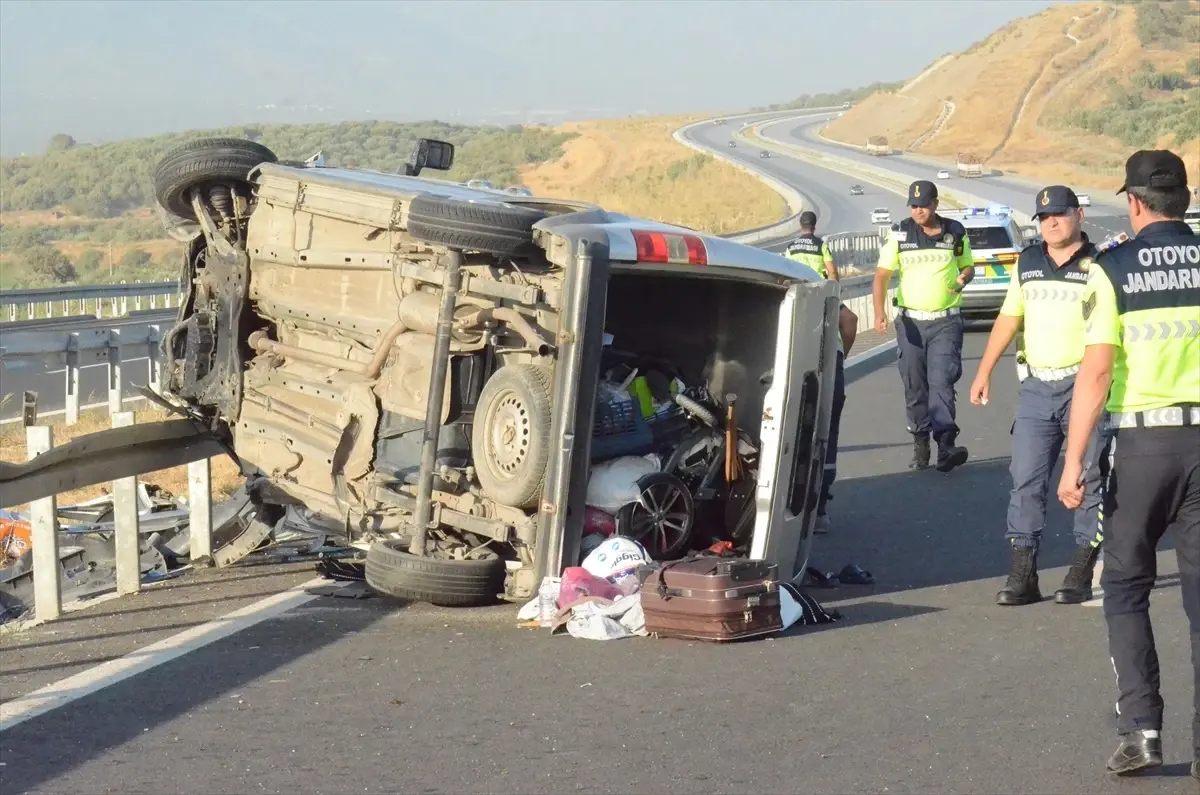 Trafik Kazasında 1 Ölü, 2 Yaralı
