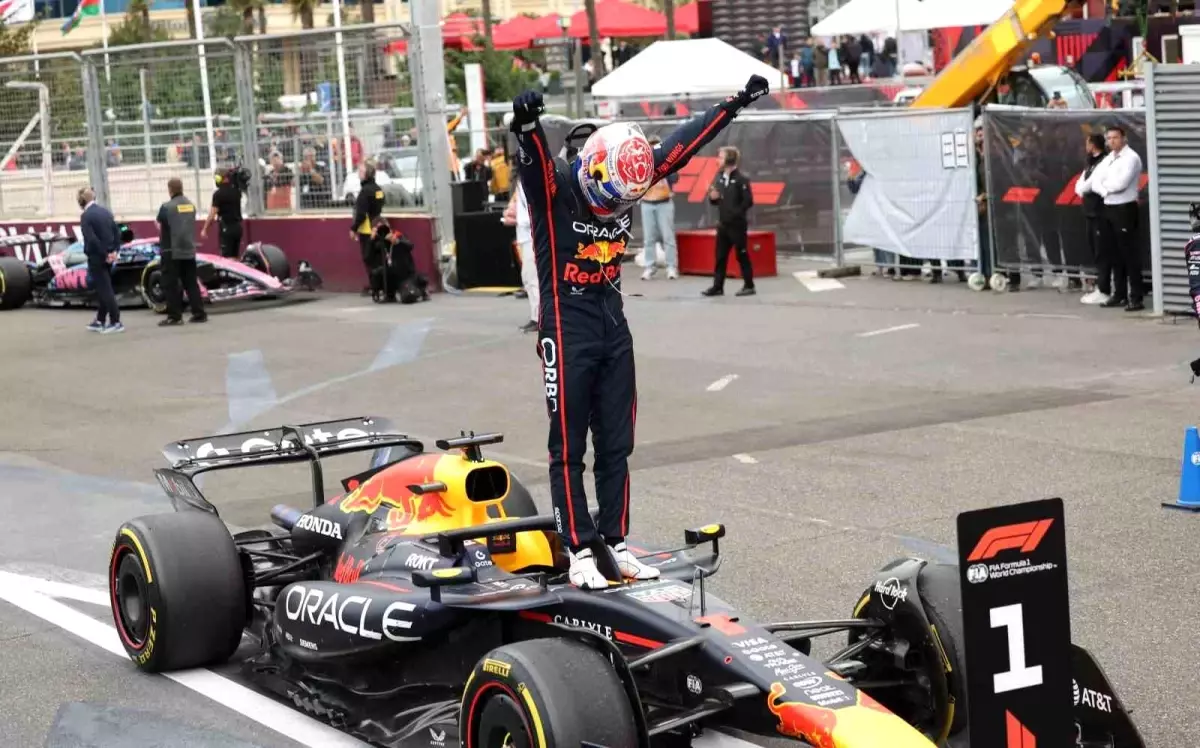Verstappen Azerbaycan’da Şampiyonluğu Tekrarladı