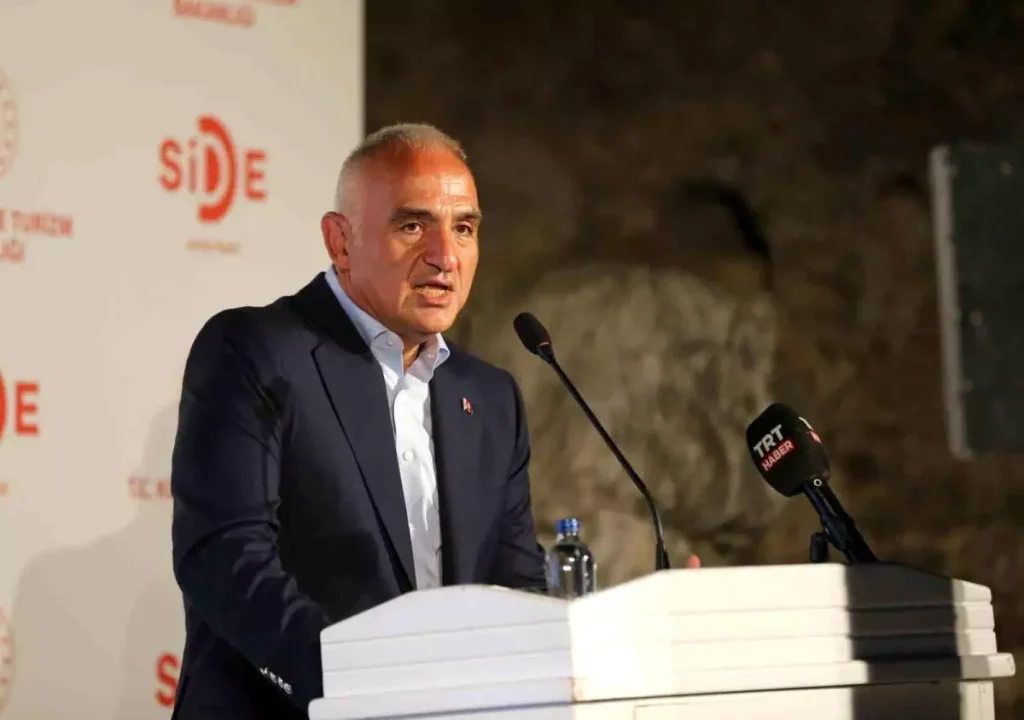 Bakan Ersoy: Antalya Ziyaretçi Sayısında Rekor Kırdı