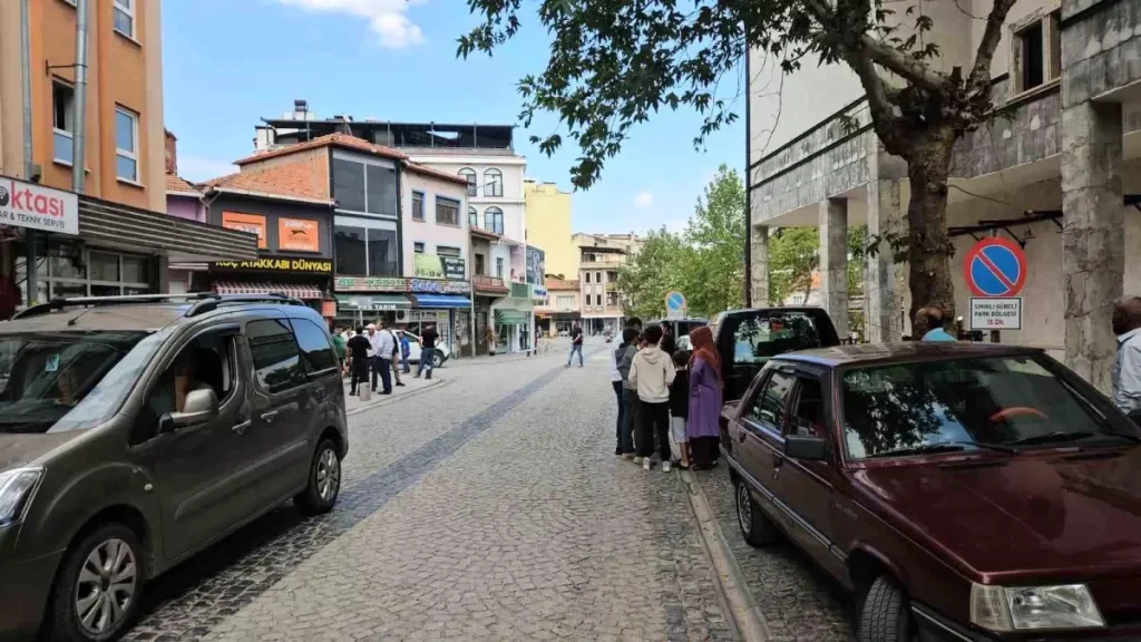 Balıkesir Depremi: 4.9 Büyüklüğünde Yeni Sarsıntı