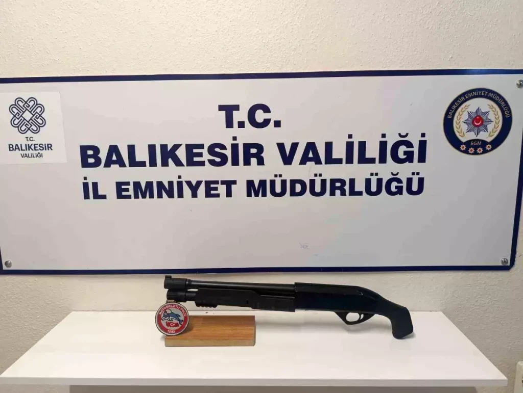 Balıkesir’de Büyük Operasyon: Uyuşturucu ve Kaçak Silahlara El Konuldu