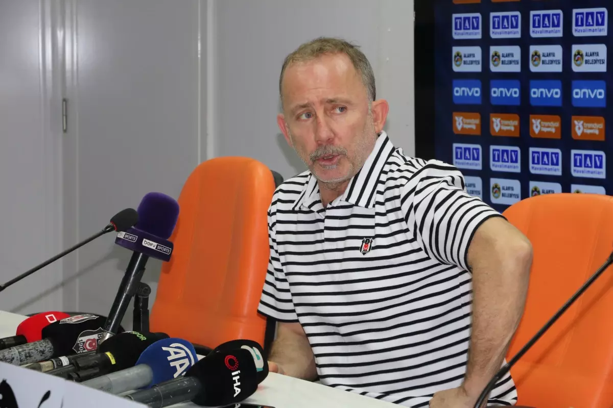 Süper Lig’de Beşiktaş Alanyaspor’a 2-0 Yenildi