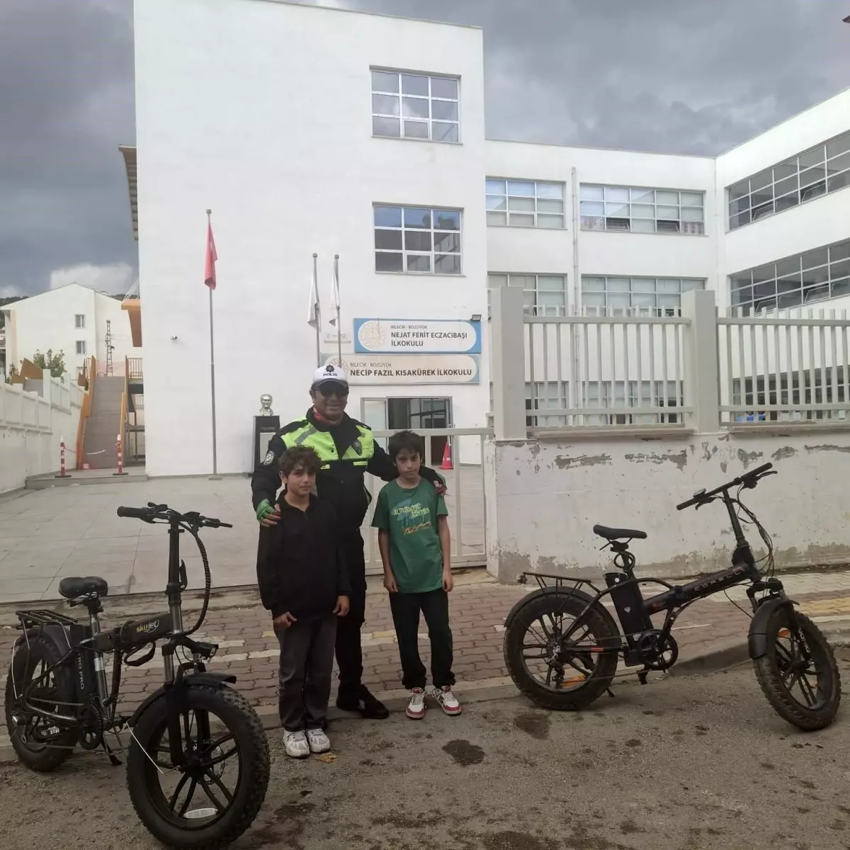 Elektrikli Bisiklet ve Skuter Kullanımı Artıyor: Velilere Uyarı