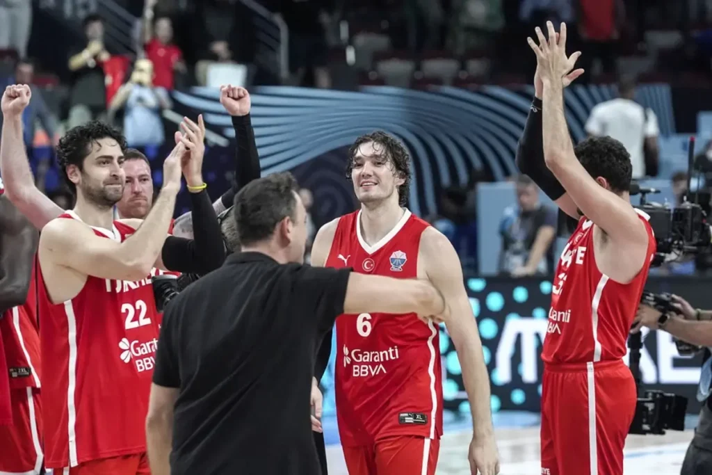 Tarihi Final Öncesi Maç Saatleri Çakışıyor