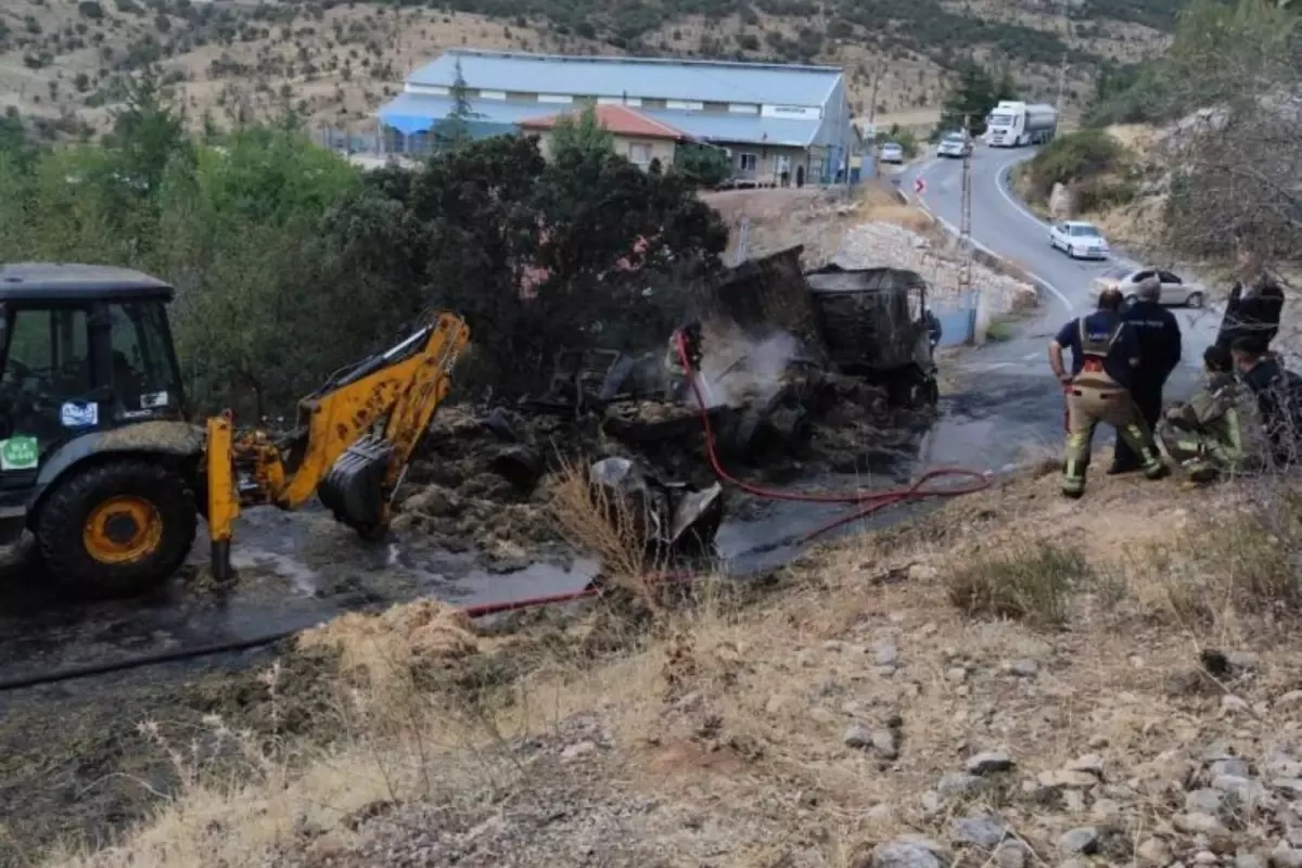 “Tır Yangınları Peş Peşe Geldi: İtfaiye Ekipleri Müdahale Etti”