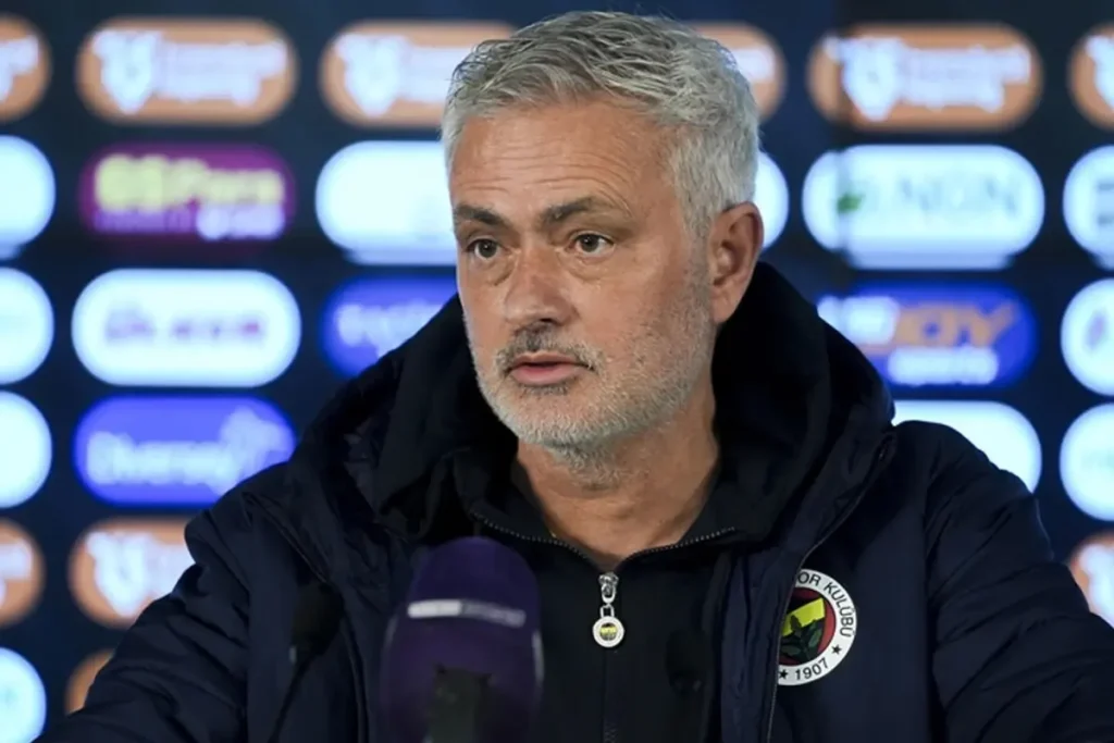 Mourinho’nun Premier Lig Hayaline Darbe