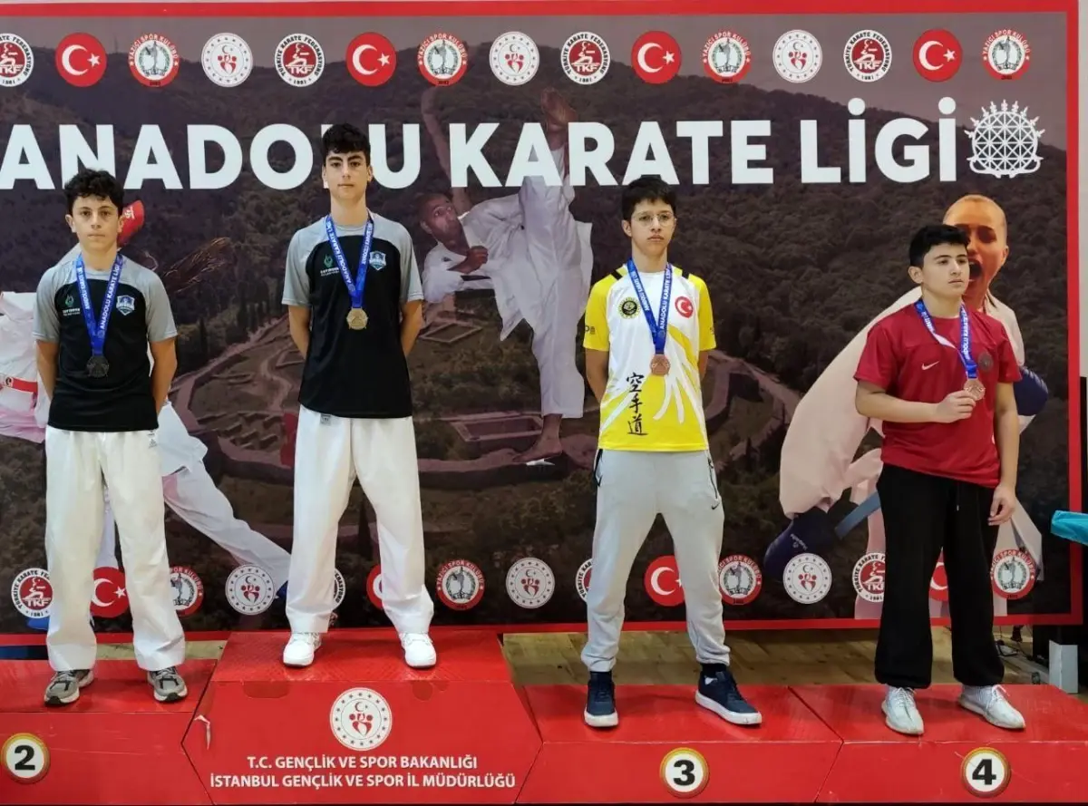 Çayırovalı Karateciler Anadolu Ligi’nde Parladı