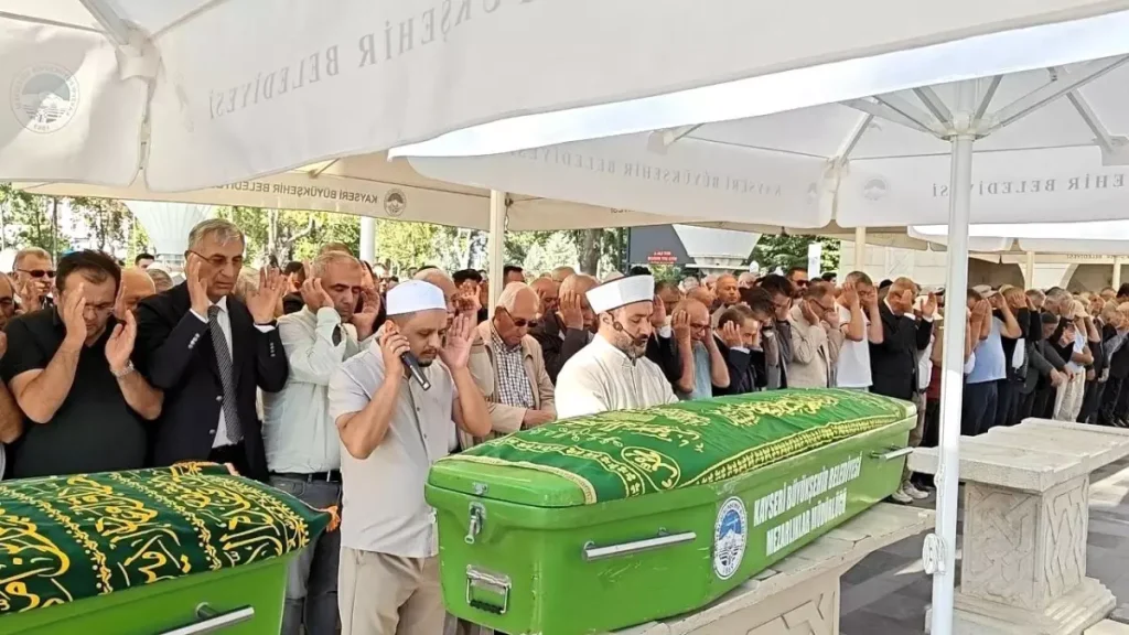 Türk Sosyal Hayatına Katkıları: Ahmet Özsoy Vefat Etti