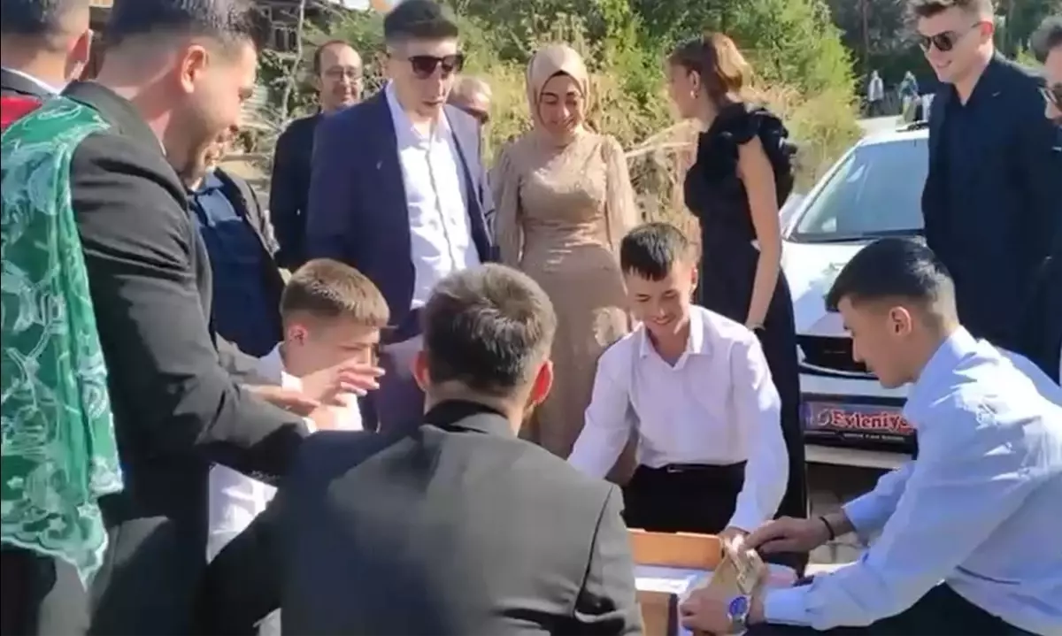 Damadın Yolunu Okey Masası Kesti