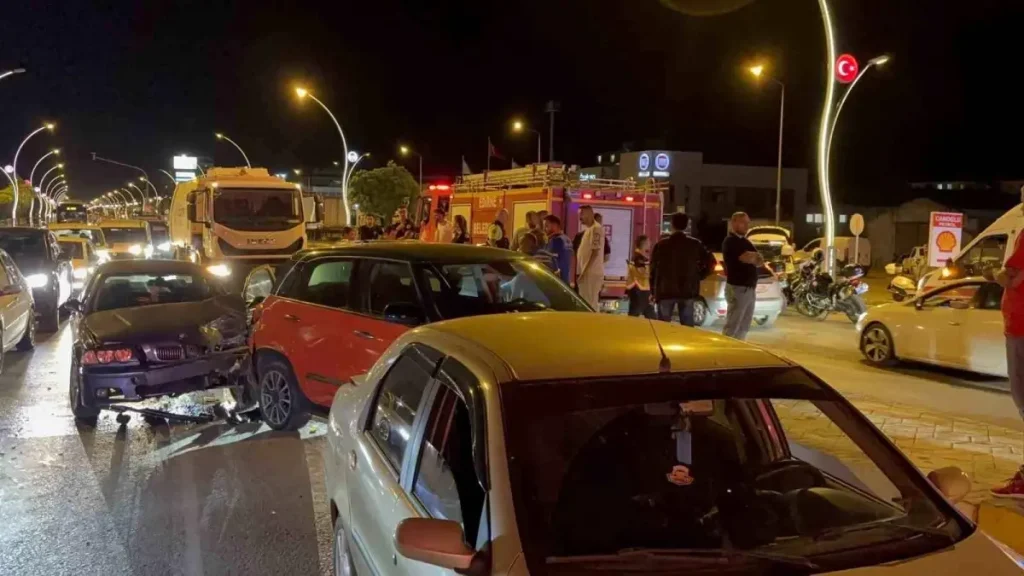 Trafik Işıklarında Zincirleme Kaza: 1 Yaralı