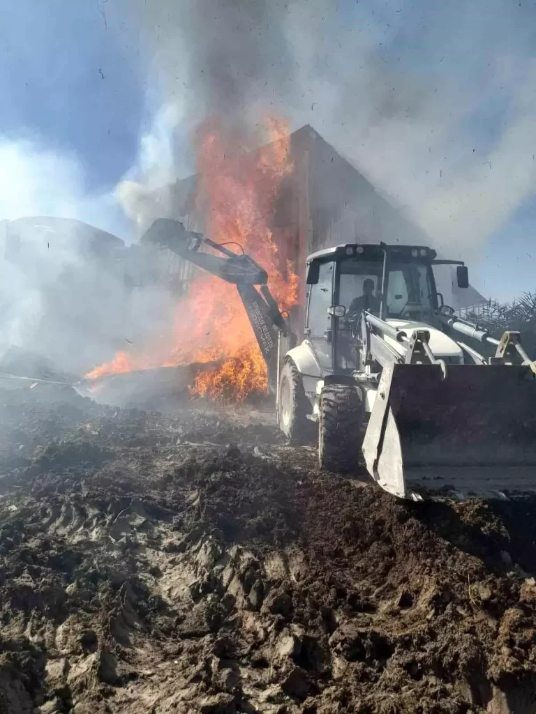 Elazığ’da Samanlık Yangını Kontrol Altına Alındı