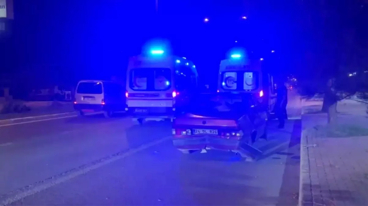 Erzincan’da Otomobil Çarpışması: 3 Yaralı