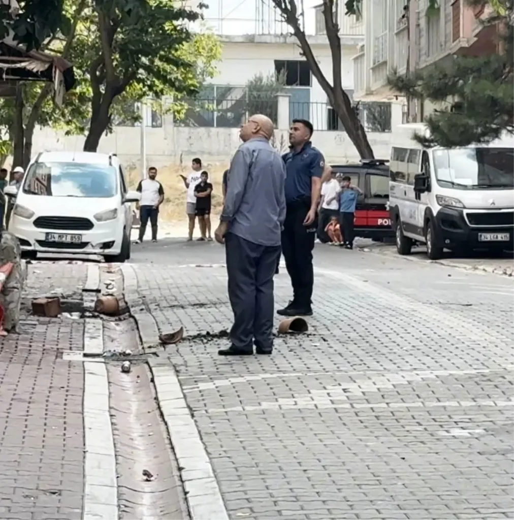 Akli Dengesiz Adam Evini Ateşe Vermek İstedi