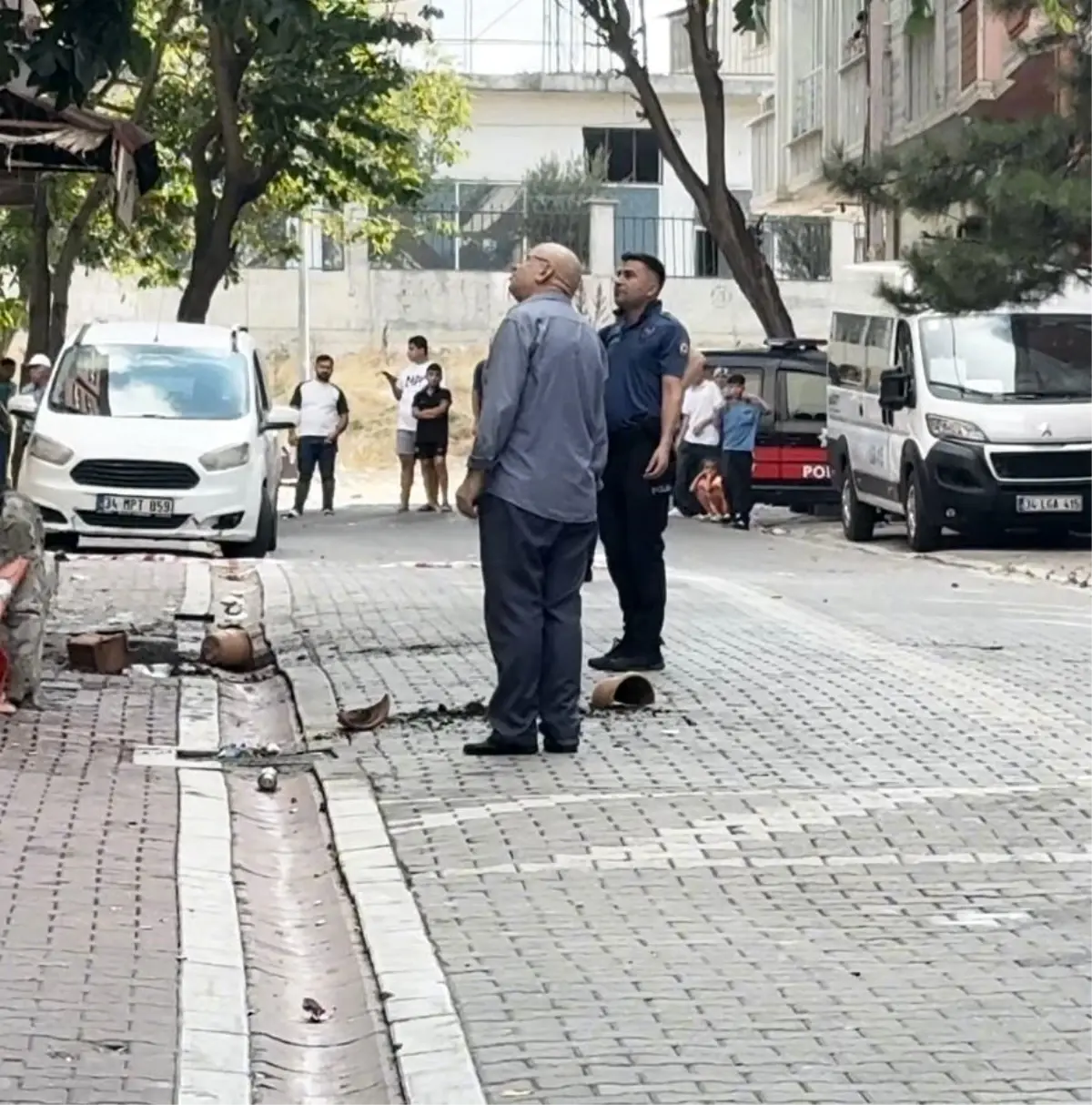 Akli Dengesiz Adam Evini Ateşe Vermek İstedi
