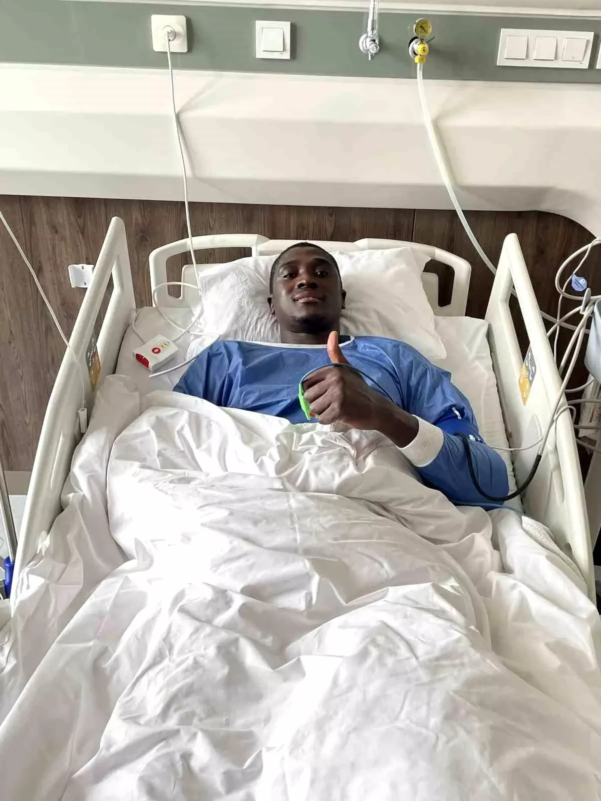 Fenerbahçe Beko’nun Angolalı Oyuncusu Bango Diz Ameliyatı Geçirdi