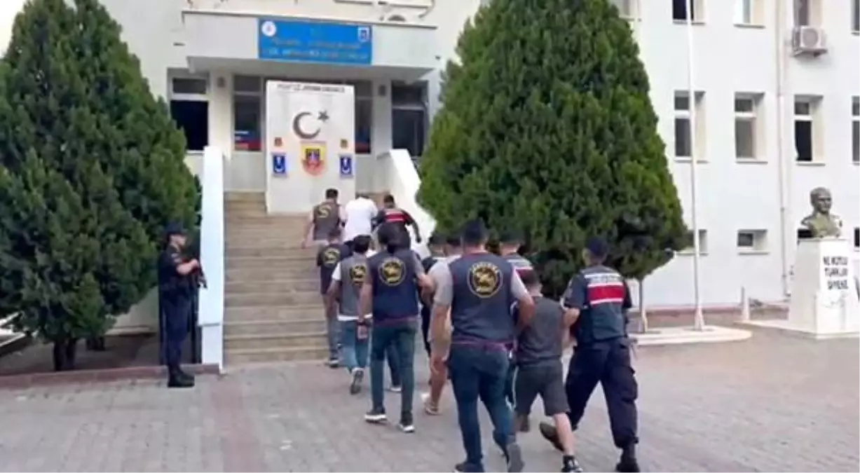 FETÖ Tehdidiyle 1 Milyon 293 Bin Lira Dolandırıldı