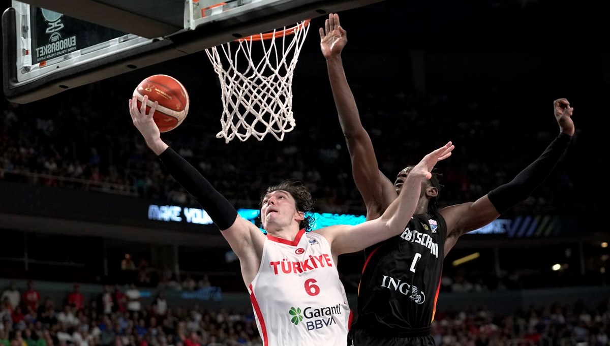 A Milli Basketbol Takımı’na futbol camiasından tebrik