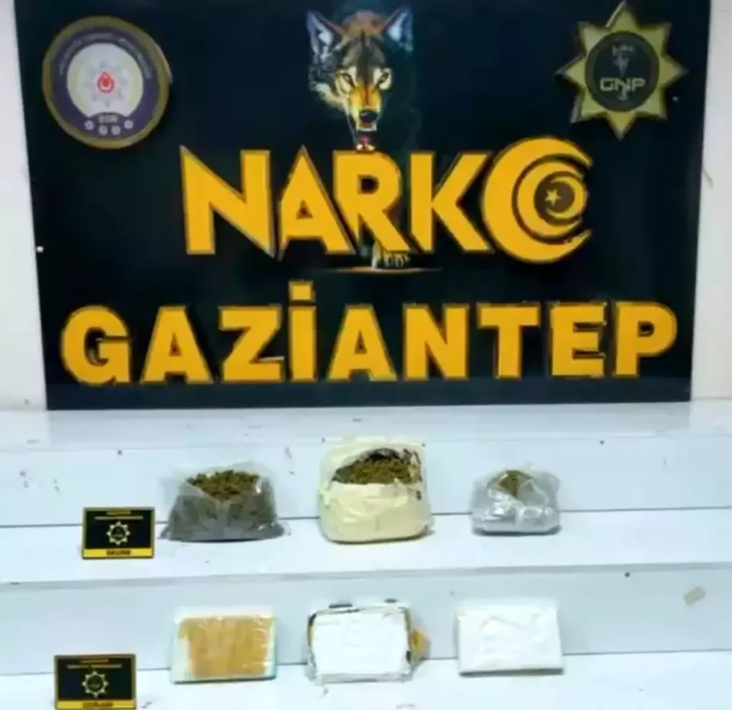 Gaziantep’te Polis Operasyonu: 4 Kilo 970 Gram Uyuşturucu Ele Geçirildi