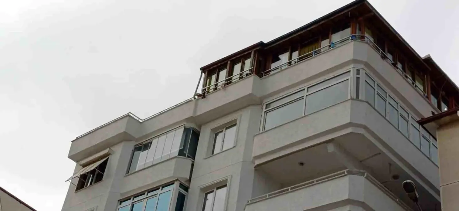 Ünlü Sanatçı Güllü Dengesini Kaybederek Hayatını Kaybetti