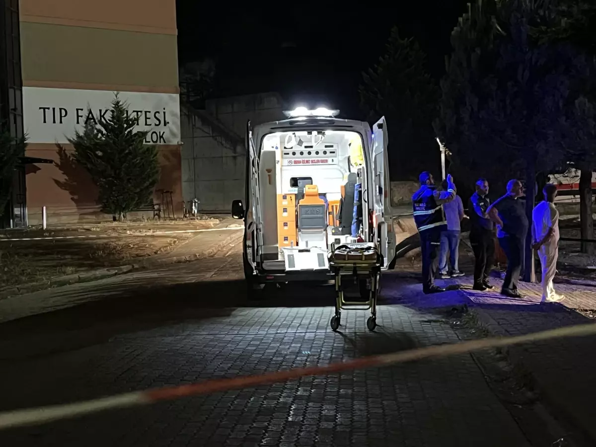 Hastaneden Atlayarak İntihar Etti