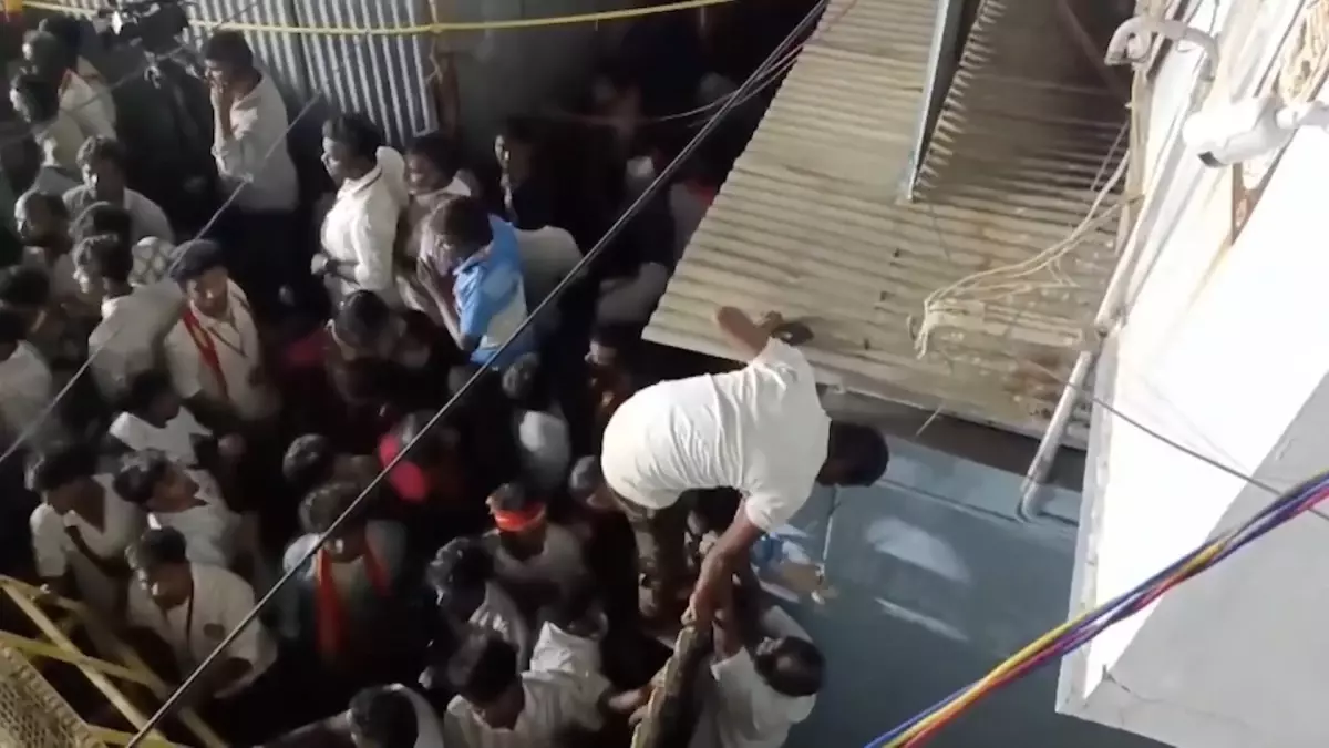 Hindistan’da Mitingde İzdiham: 38 Ölü