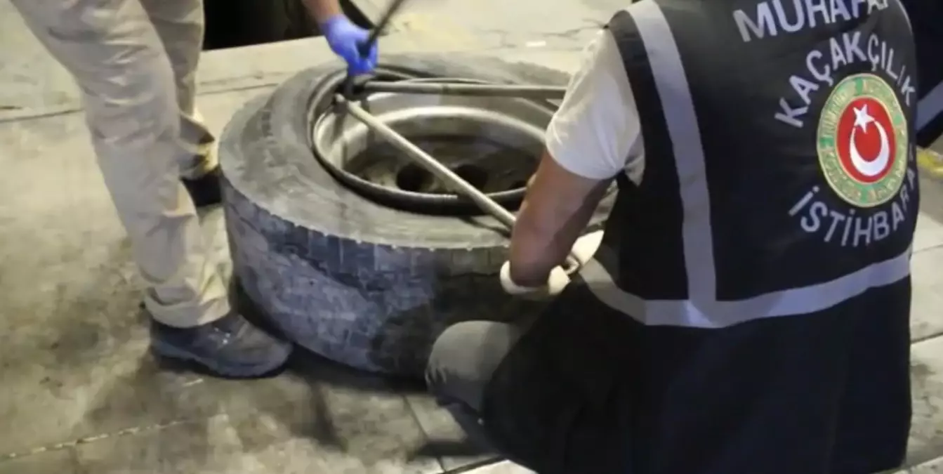 İran’dan Gelen TIR’da 5 Kilo Eroin Ele Geçirildi