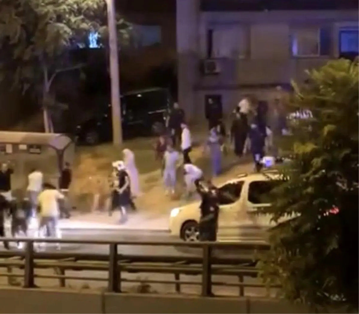 İzmir’de Düğün Salonunda Meydan Muharebesi