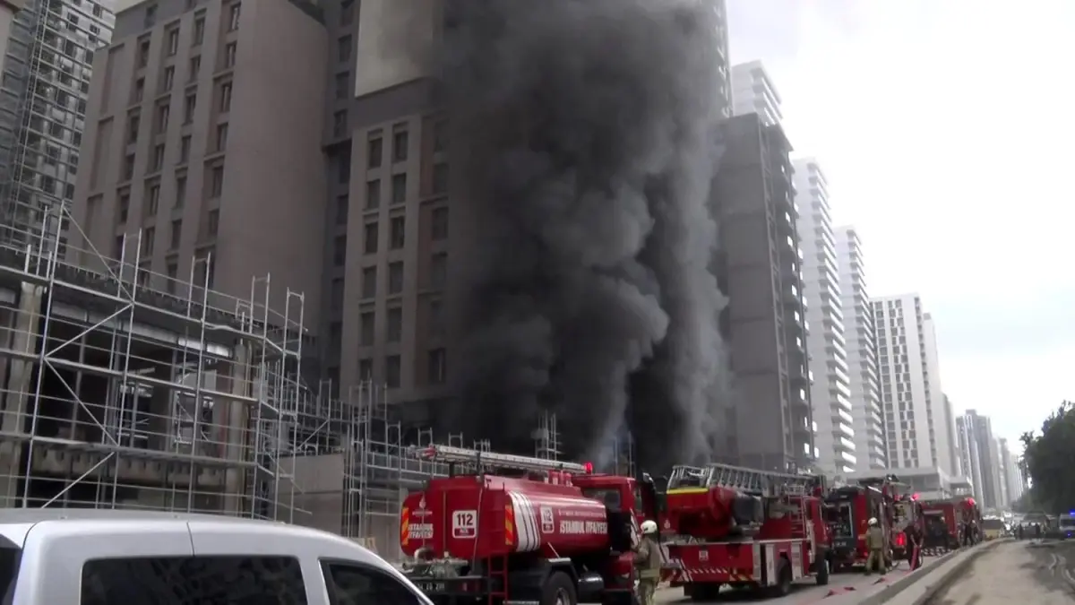 İstanbul’da Site İnşaatında Yangın