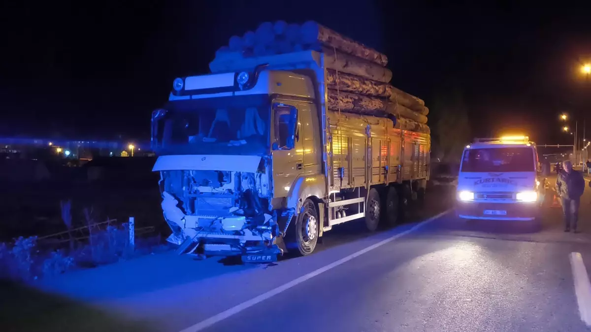 Trafik Kazasında Otomobil Sürücüsü Hayatını Kaybetti