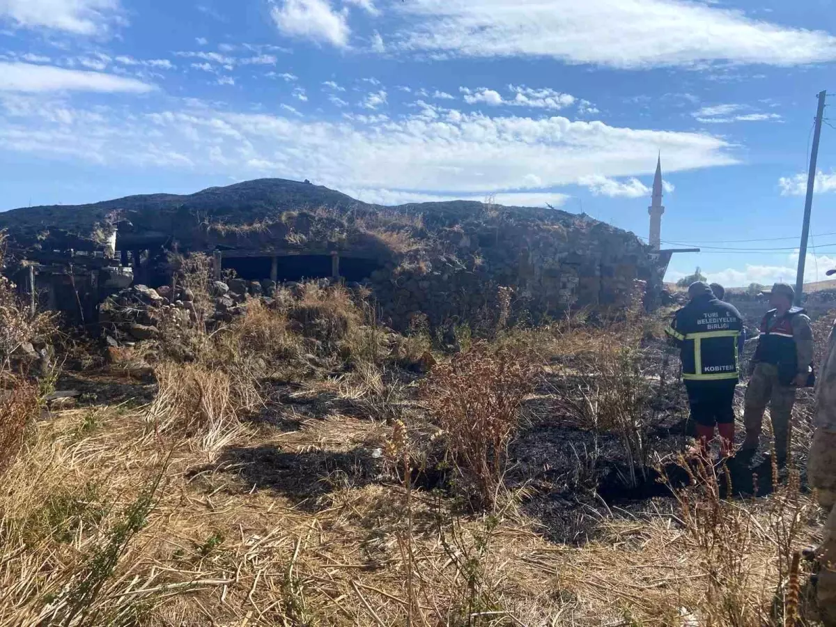 Kars’ta Metruk Binada Yangın Paniği