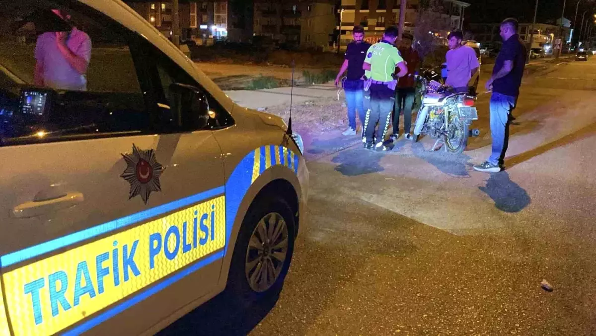 Plakasız Motosiklet Kazaya Karıştı, Trafiktekinden Men Edildi