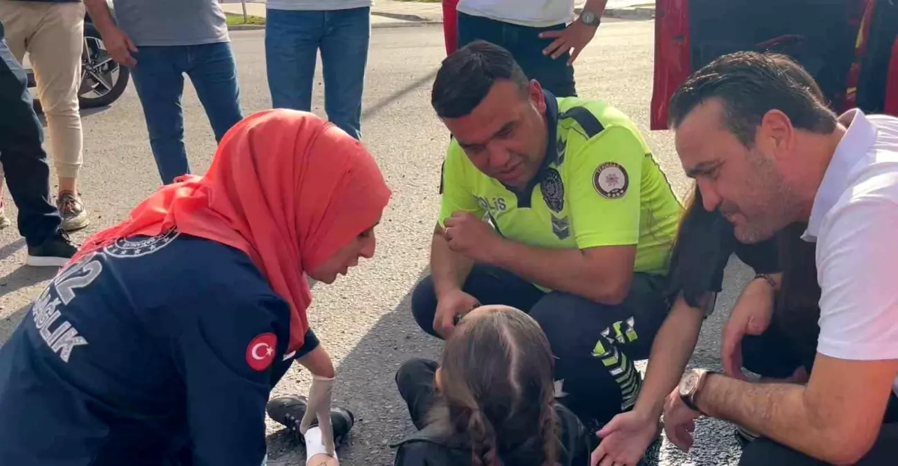 Korkunç Kaza: 2 Yaralı, 1 Çocuk Ağlıyor