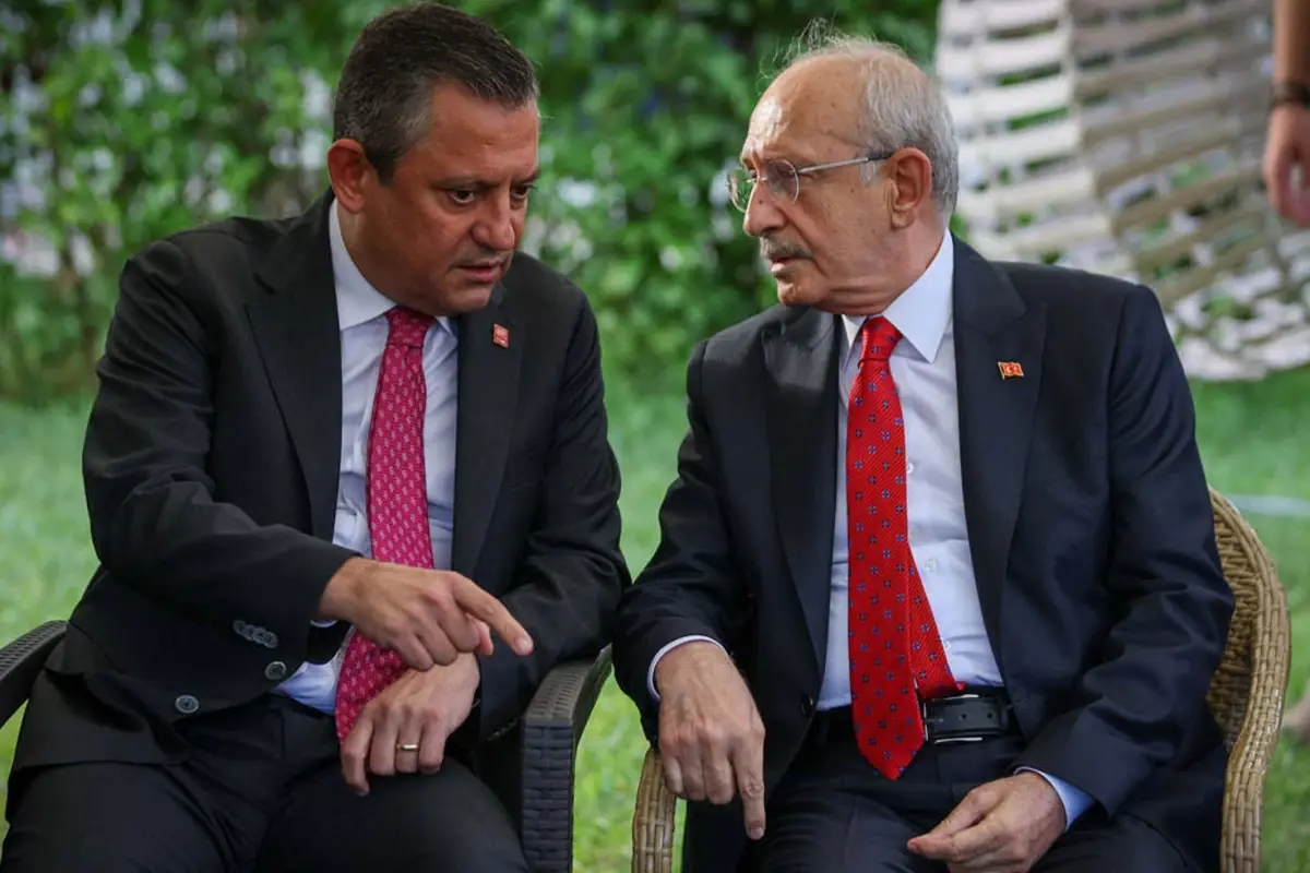 CHP’de Kurultay Davası Erteleniyor: Liderler Buluşuyor