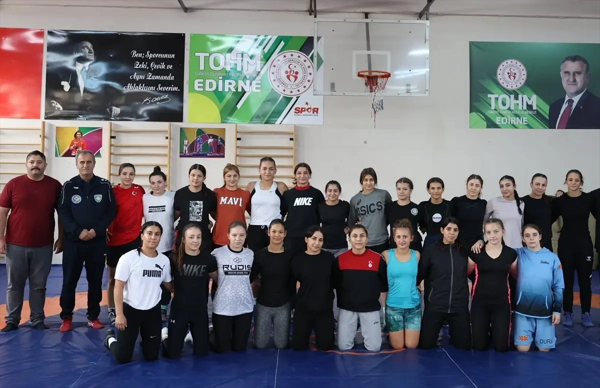 Kosovalı Kadın Güreşçiler Edirne’de Şampiyona Hazırlığında