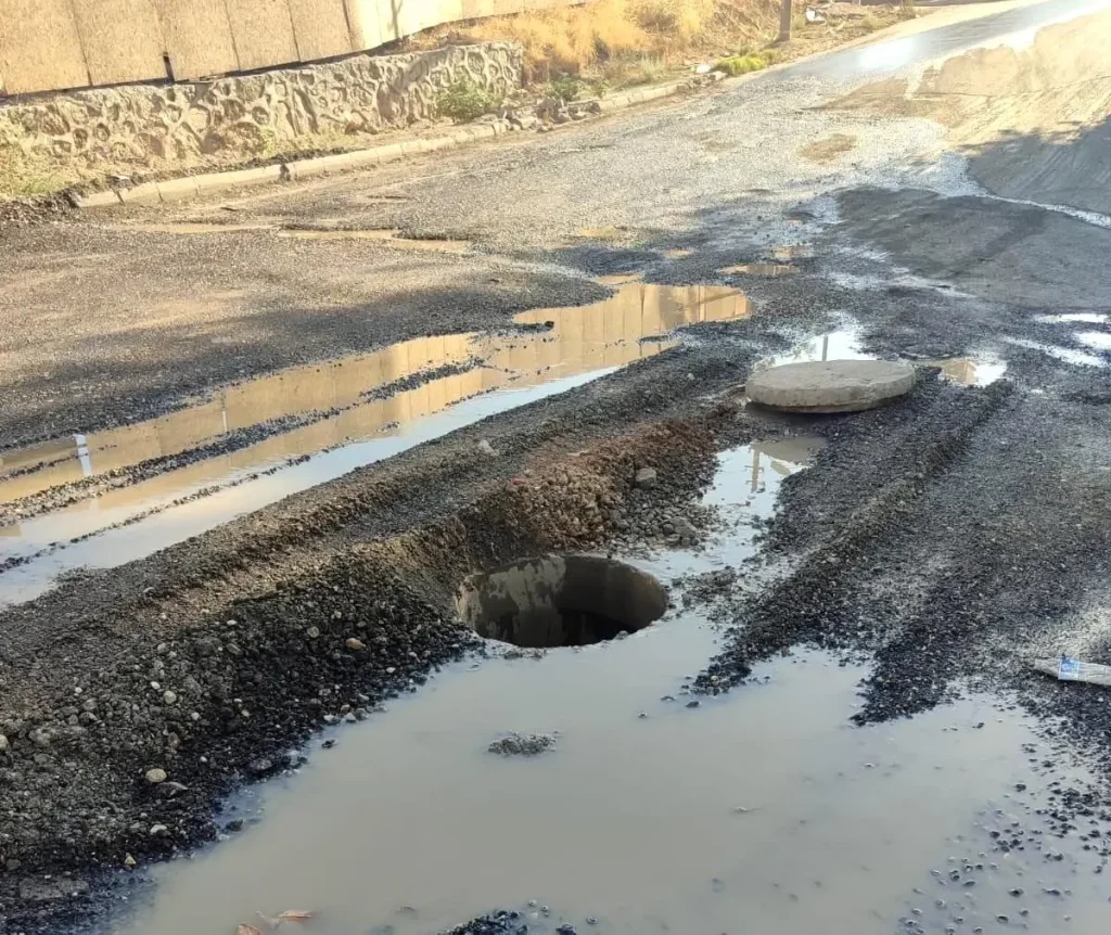 Açık Lağım Çukuru Tehlike Saçıyor