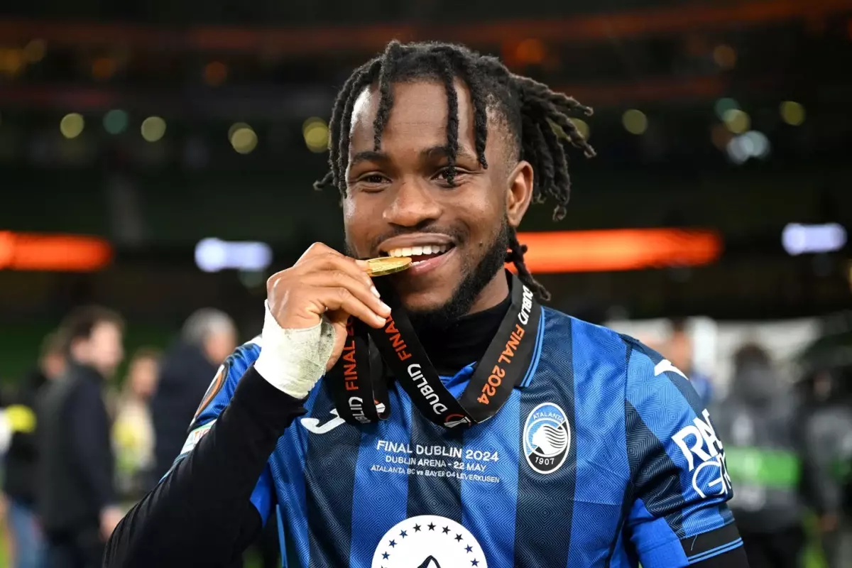 Lookman Transferinde Galatasaray ve Fenerbahçe Karşı Karşıya