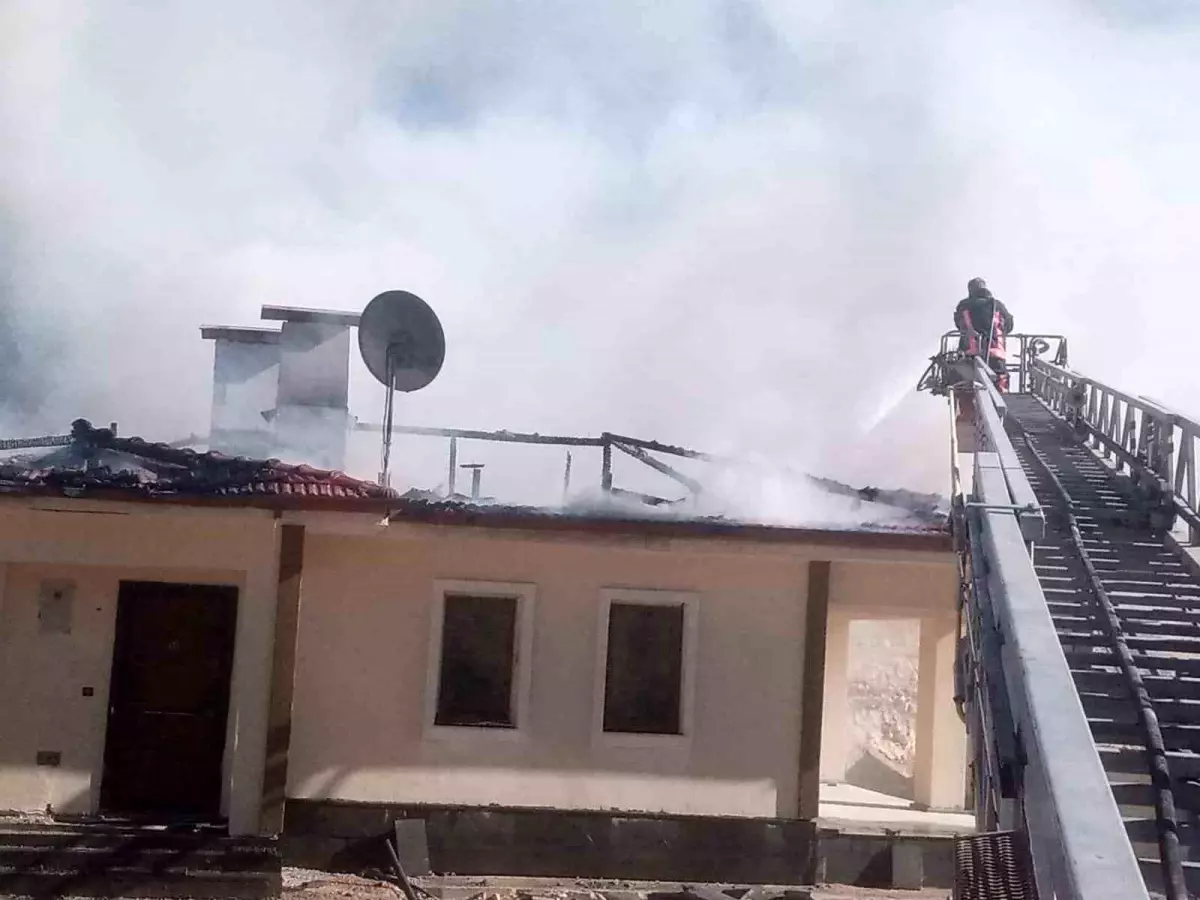 Malatya’da İki Ayrı Yangın İtfaiye Tarafından Söndürüldü