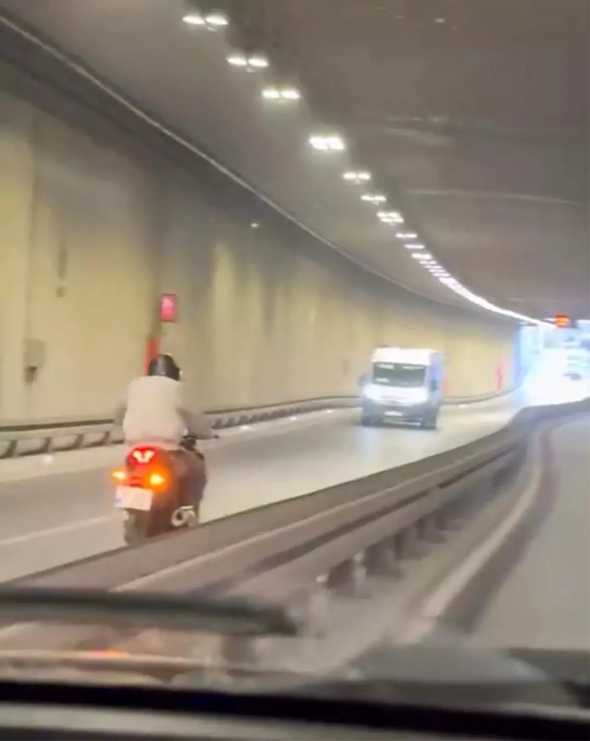 Maltepe’de Motosiklet Sürücüsünün Ölümle Burun Buruna Yolculuğu